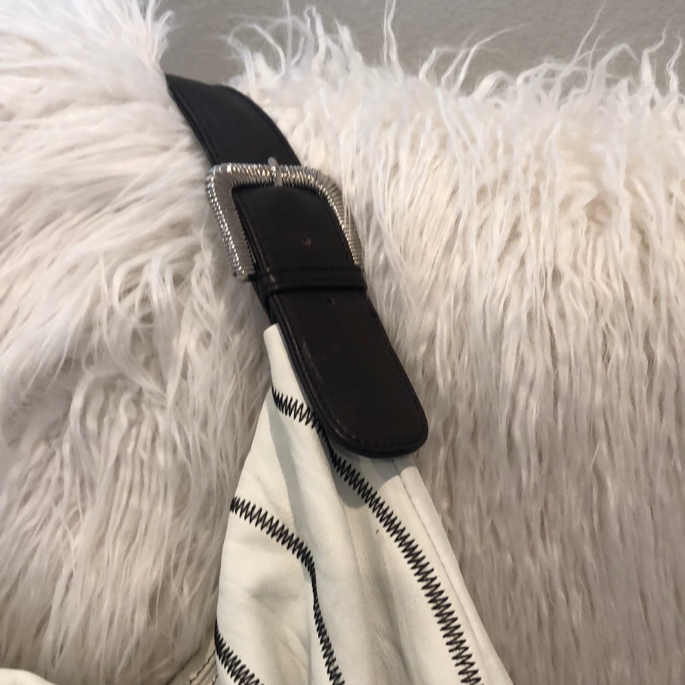 Allison Scott White Purse - Picture 2 of 4